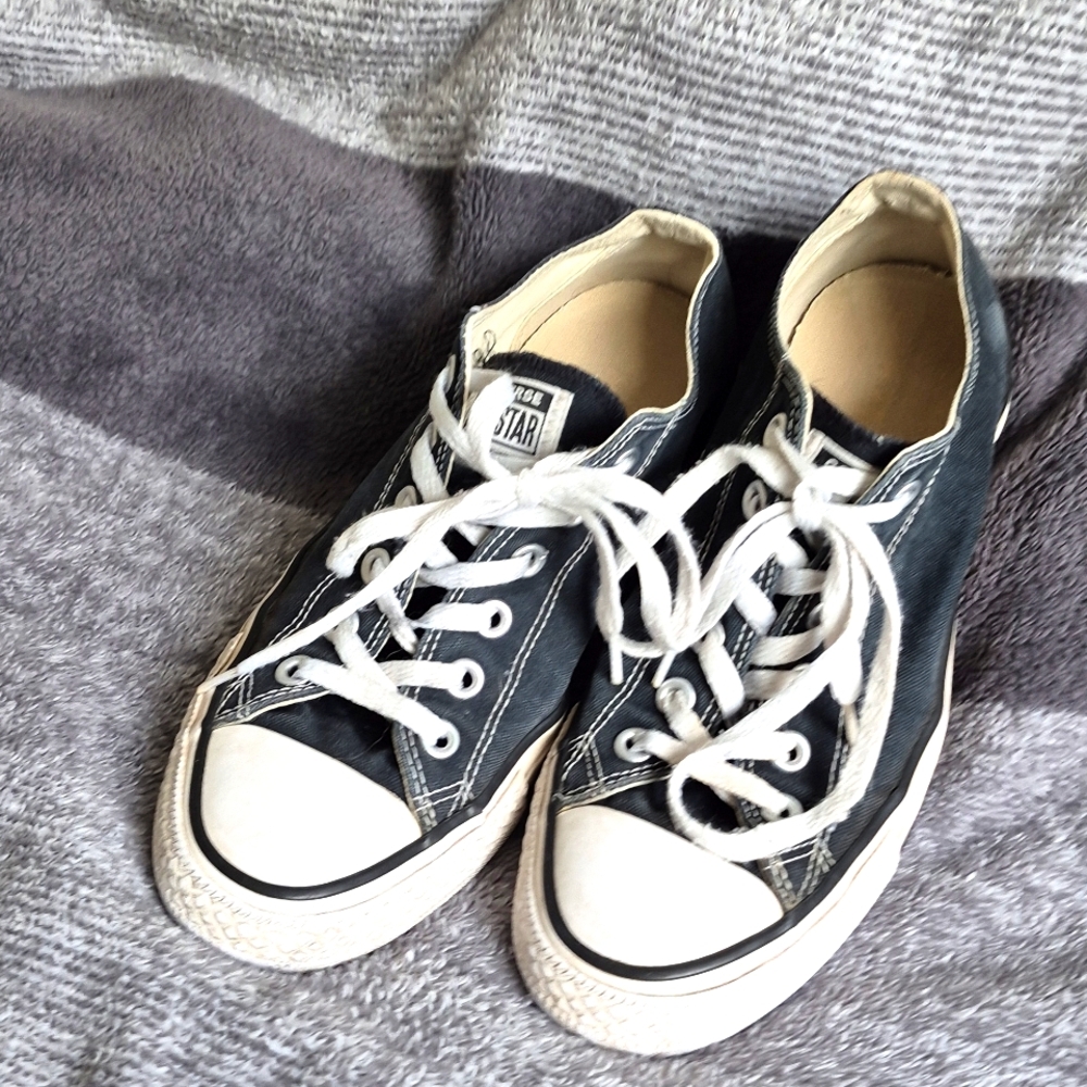 CONVERSE All Star Men's Sneakers 7M Low Top Lace Up Chuck Taylor Black White